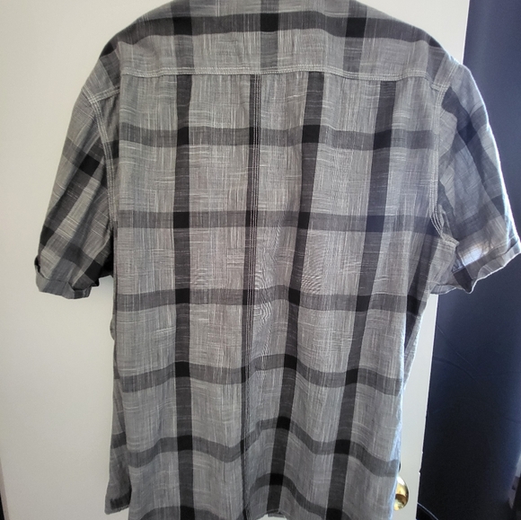 Ecko unlimited Men's short sleeve button down shirt - Picture 2 of 7